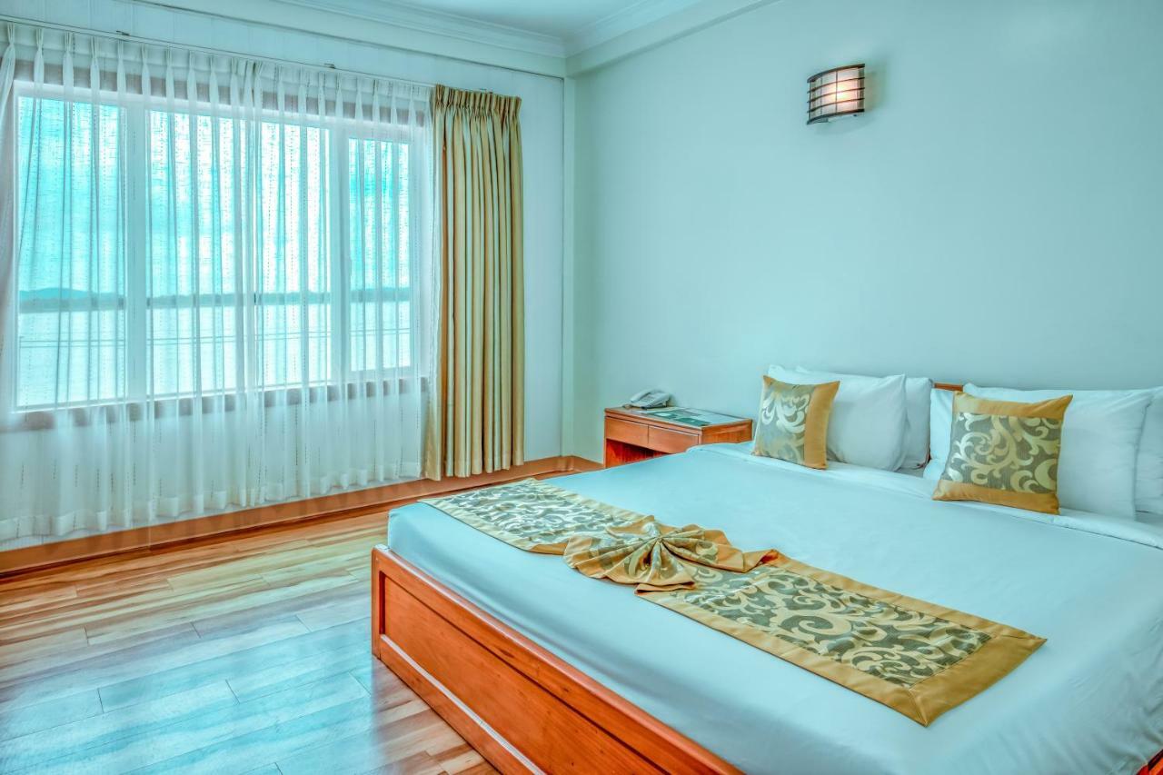 Ngwe Moe Hotel Mawlamyine Exterior photo